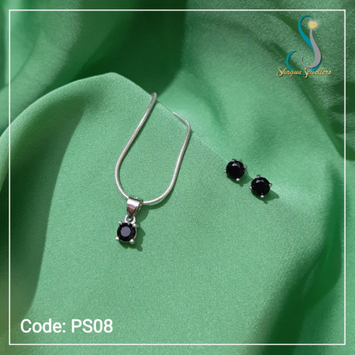 Black Round Pendant Set